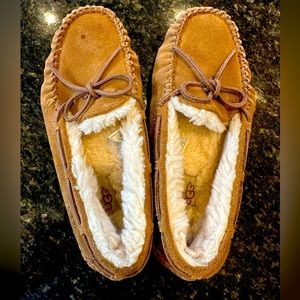 Boys UGG Dakota slippers.